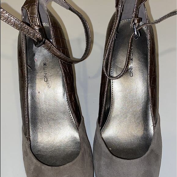 Bandolino Heels - Picture 3 of 9